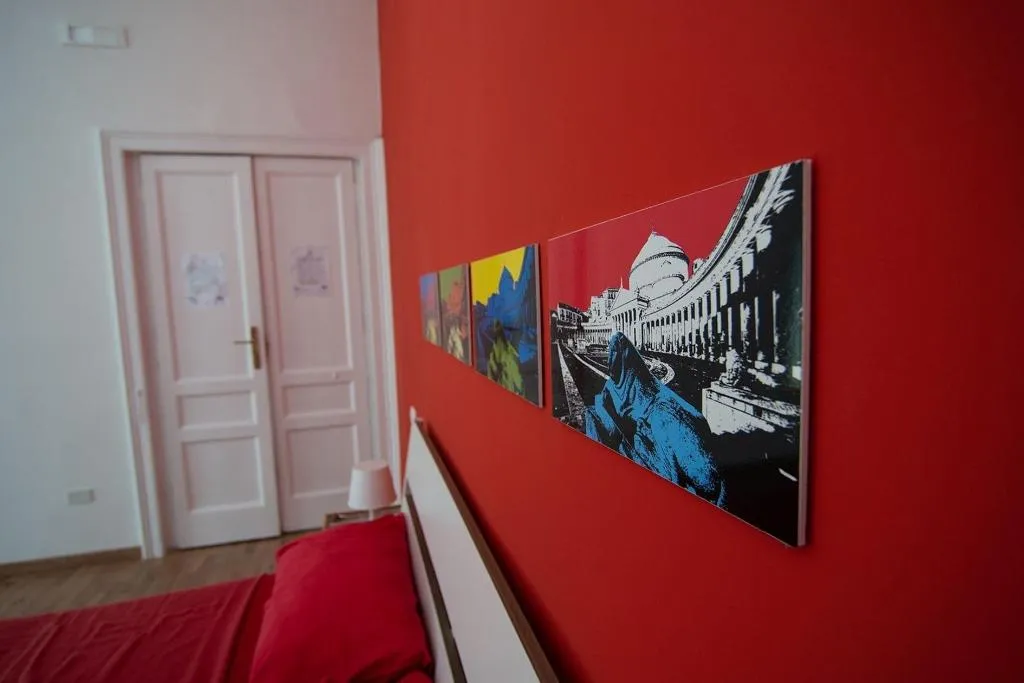 Room, B&B Tarumbò, Naples