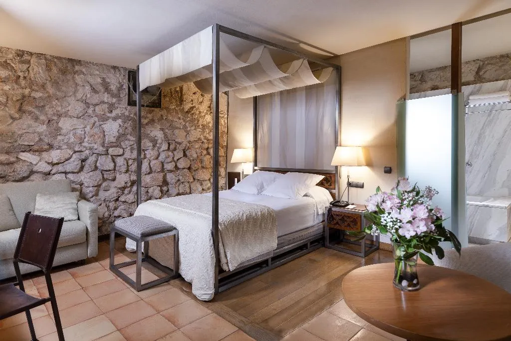 DOUBLE SUPERIOR Room, Parador de Alarcon, Valencia