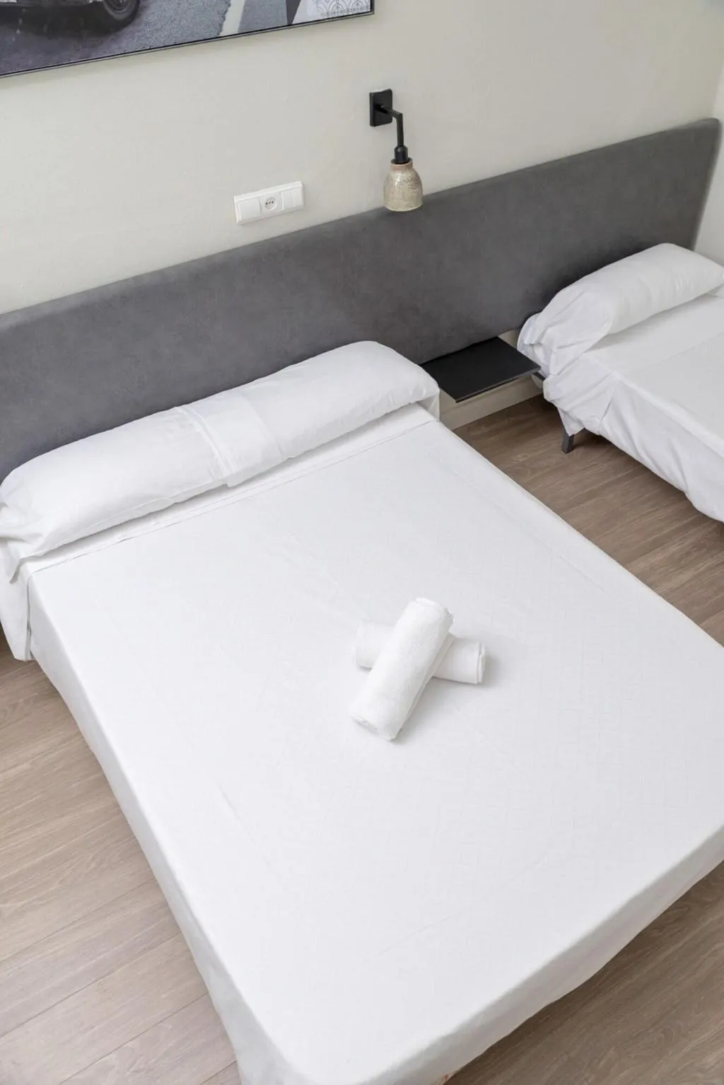 Room, Nwt Central Station Valencia, Valencia