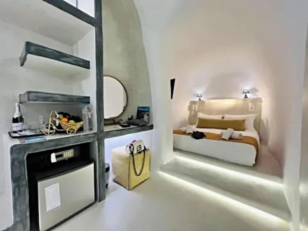CAVE SEA VIEW WITH TERRACE Room, Edem Luxury Hotel, Santorini
