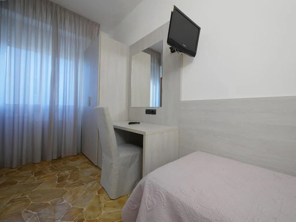 Room, Florence House Careggi, Florence