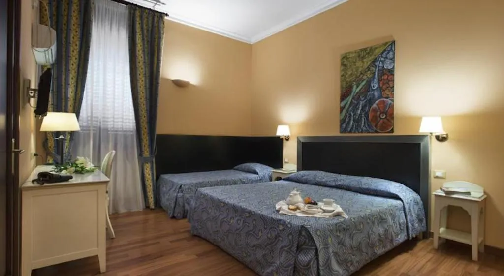 TRIPLE CLASSIC Room, Ambasciatori, Palermo