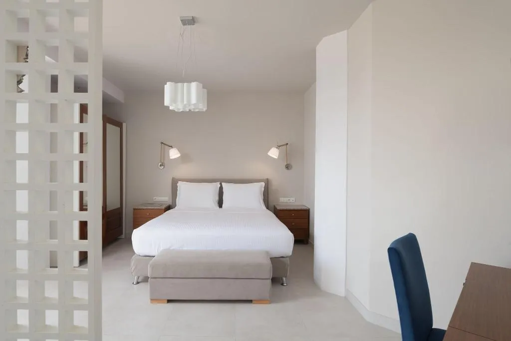 SUITE KING BED WITH JACUZZI Room, Macaris Suites & Spa, Crete