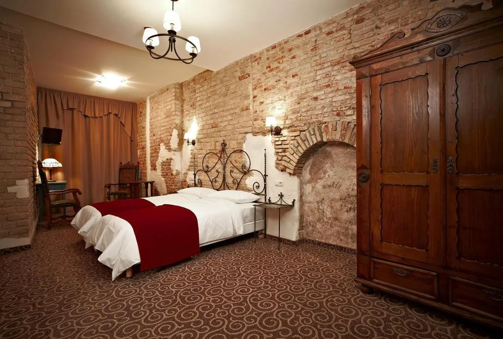 Room, Justus, Riga