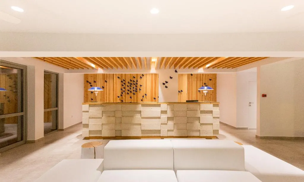 Lobby, Orion, Rhodes