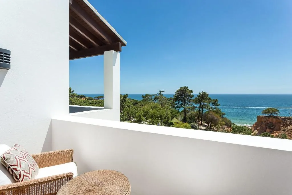 Room, Pine Cliffs Resort, Algarve