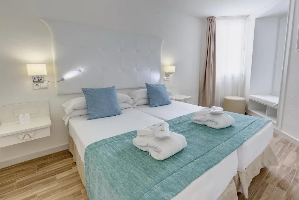 SUITE SUPERIOR Room, FERGUS Style Cala Blanca Suites, Majorca