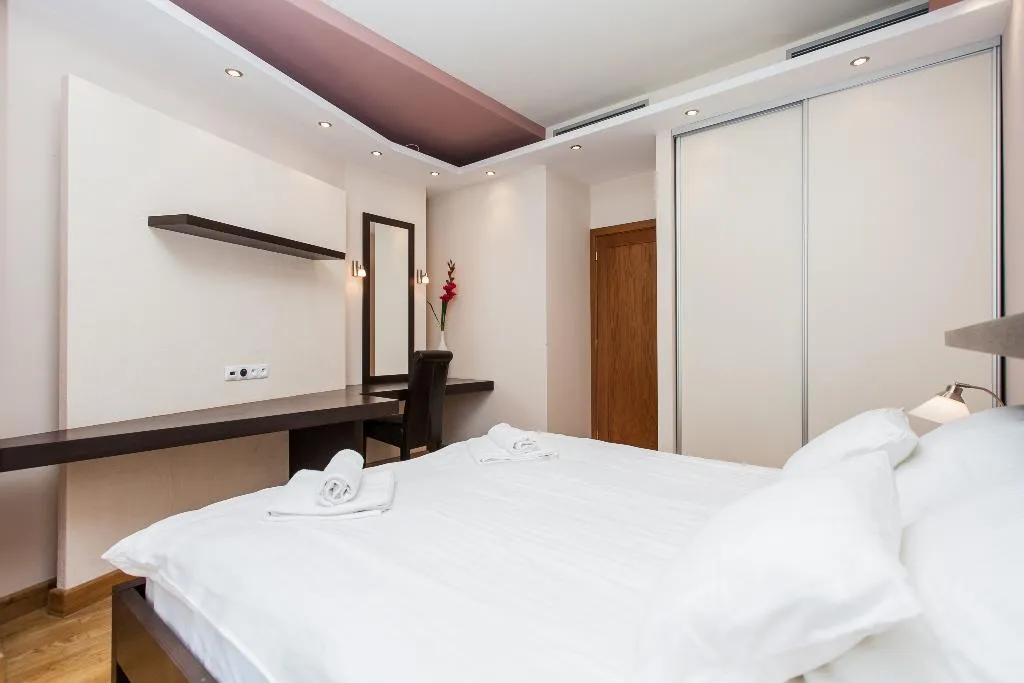 APARTMENT CAPACITY 4 TWO BEDROOMS Room, Hamilton Suites - Atlantis Apartments, Krakow
