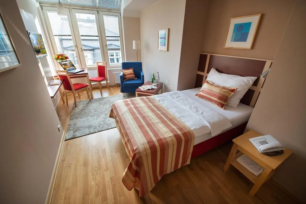 SINGLE WITH BALCONY Room, EA Hotel Julis, Prague