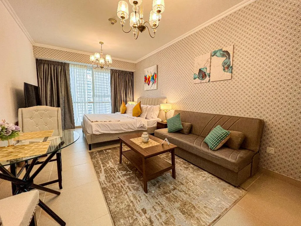 STUDIO BUSINESS Room, Goldcrest Executive, Dubai