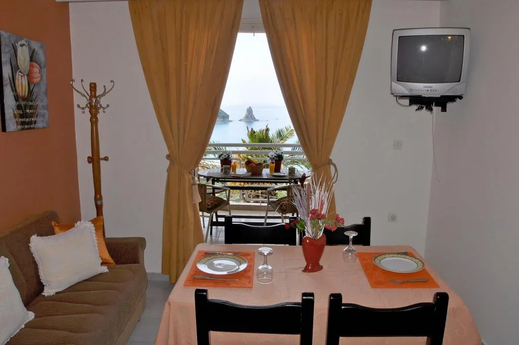 APARTMENT TWO BEDROOMS Room, Mazis Apartments, Corfu