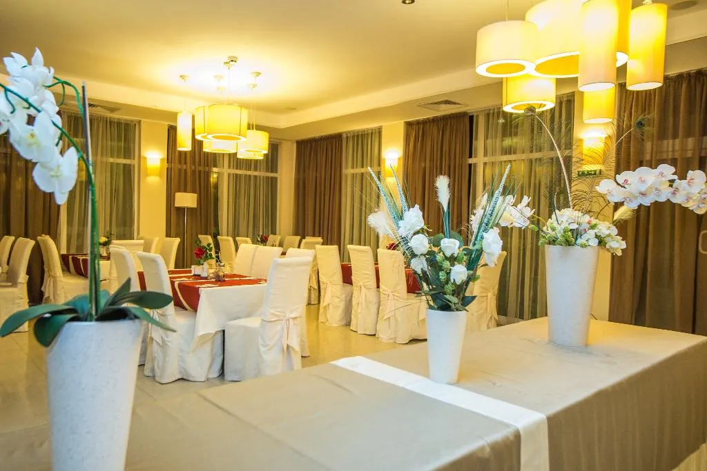 Restaurant, Clara Aparthotel & Residence, Bourgas