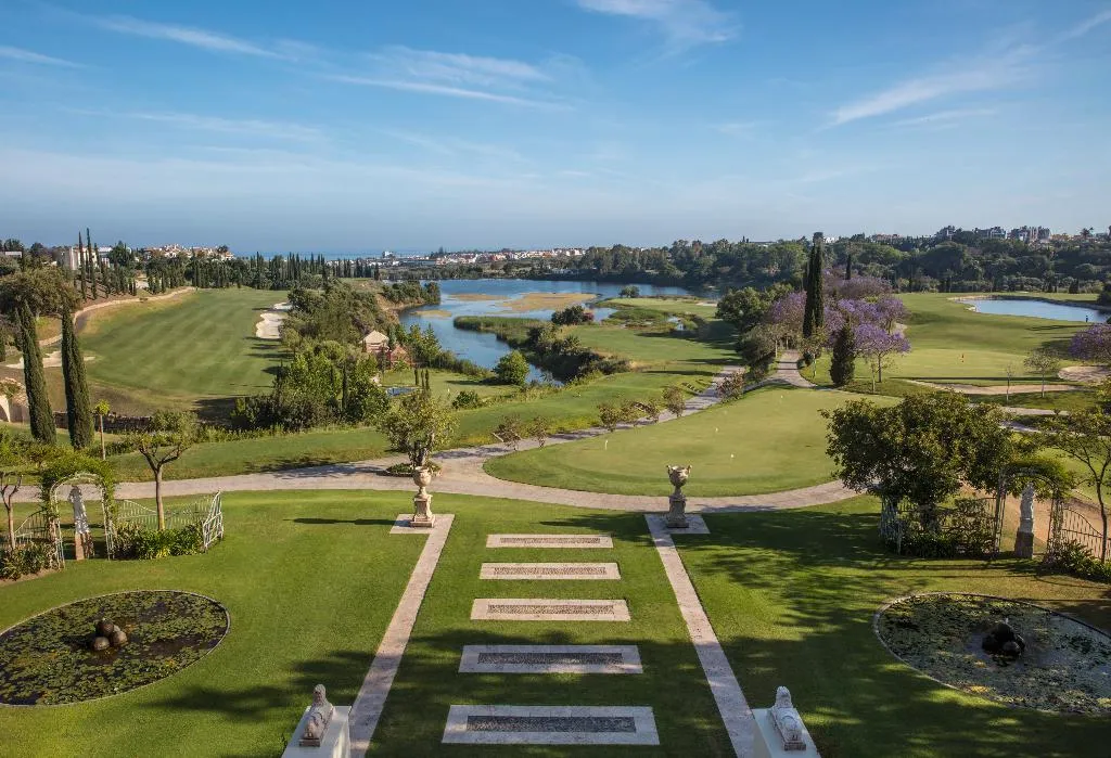 JUNIOR SUITE WITH VIEWS Room, Anantara Villa Padierna Palace Benahavis Marbella, Costa Del Sol