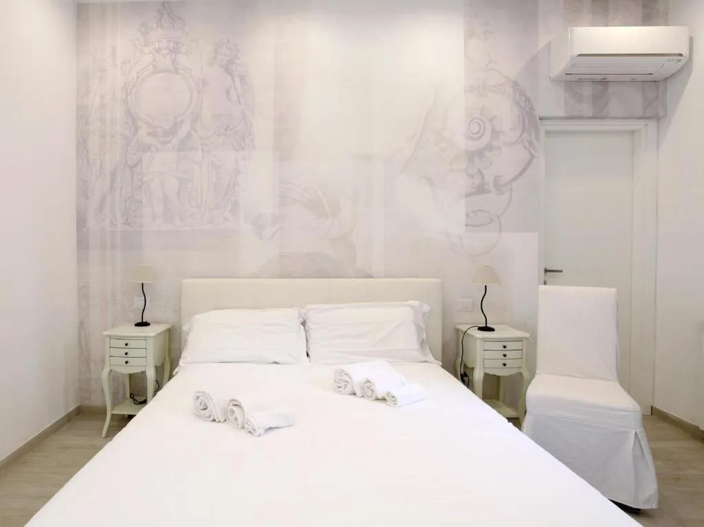Room, Portamaggiore Room, Naples
