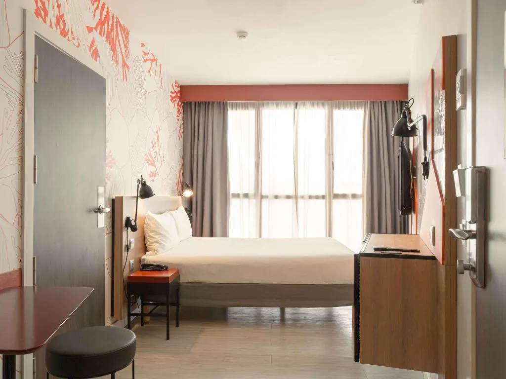 FAMILY ROOM CONNECTING ROOM Room, ibis Styles Barcelona City Bogatell, Barcelona