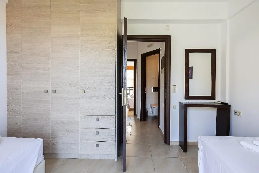 VILLA CAPACITY 6 THREE BEDROOM Room, Pantheon Villas & Suites, Crete