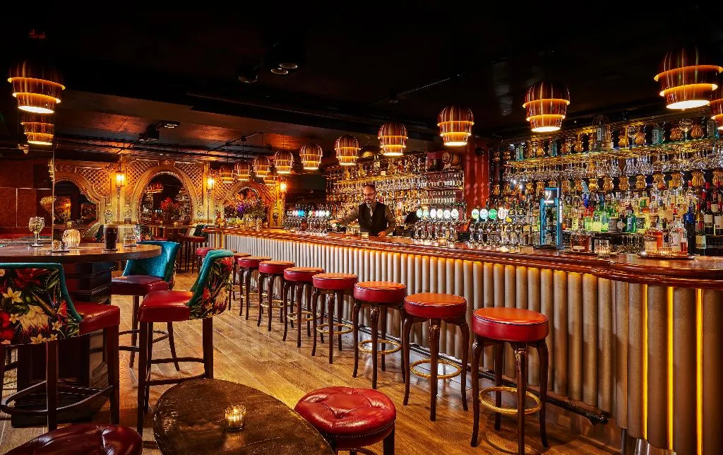 Bar, The Grafton Hotel, Dublin