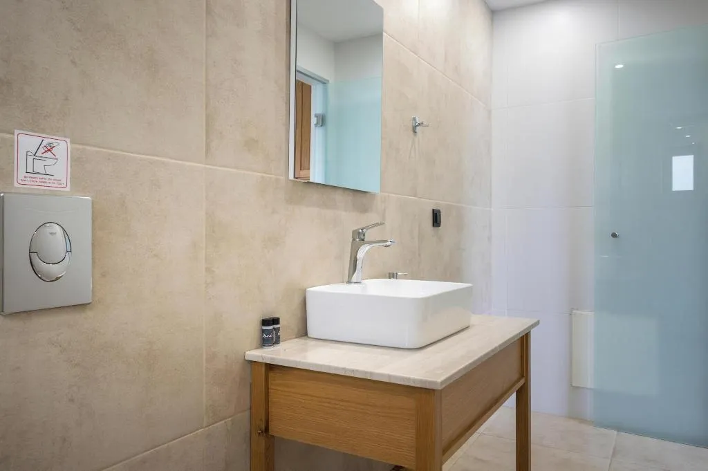 Room, Petritos Rooms And Studios, Crete