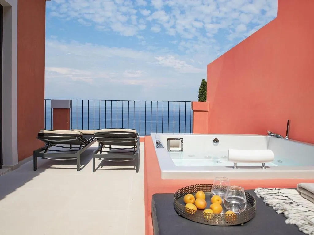 JUNIOR SUITE GRAND Room, Marbella Nido Suite Hotel & Villas, Corfu