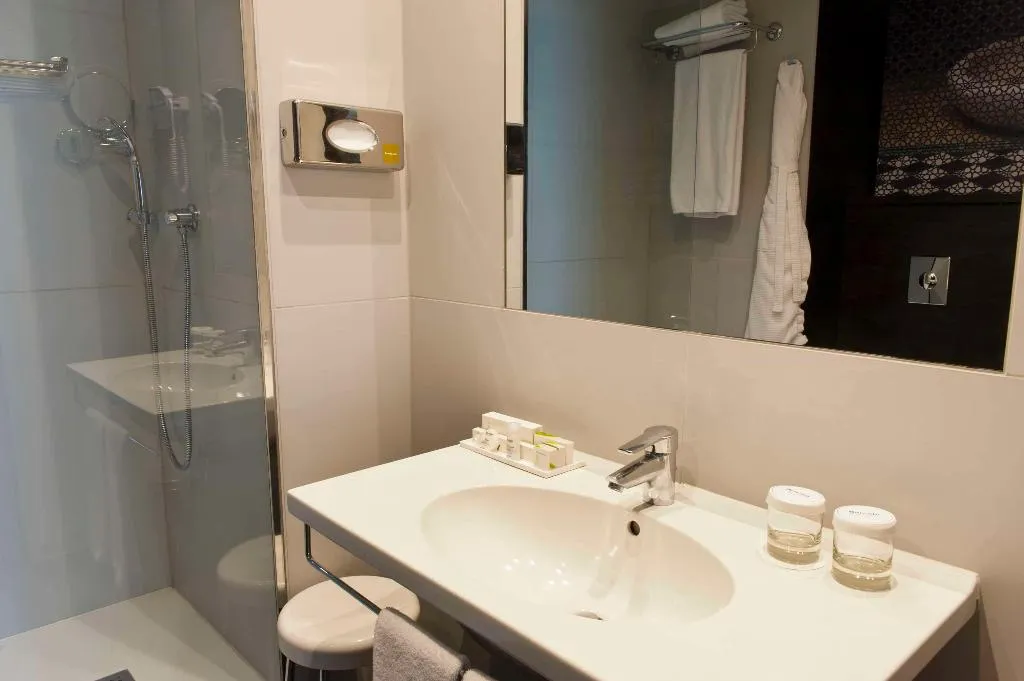 Double or Twin DELUXE Room, Barcelo Casablanca, Casablanca