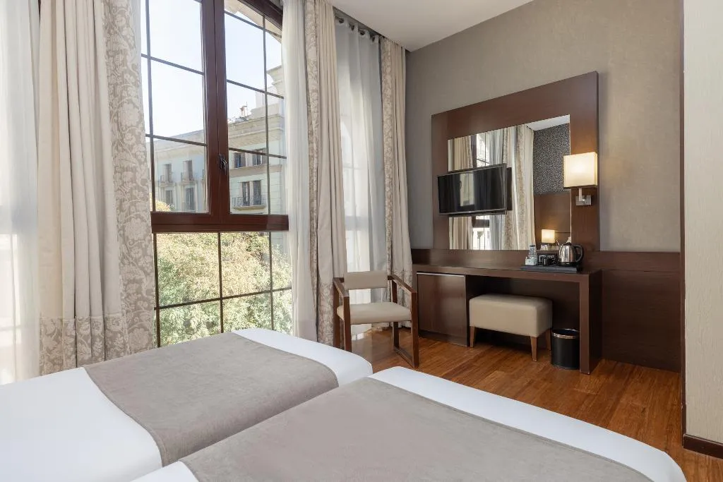 DOUBLE STANDARD Room, Barcelona Hotel Colonial, Barcelona