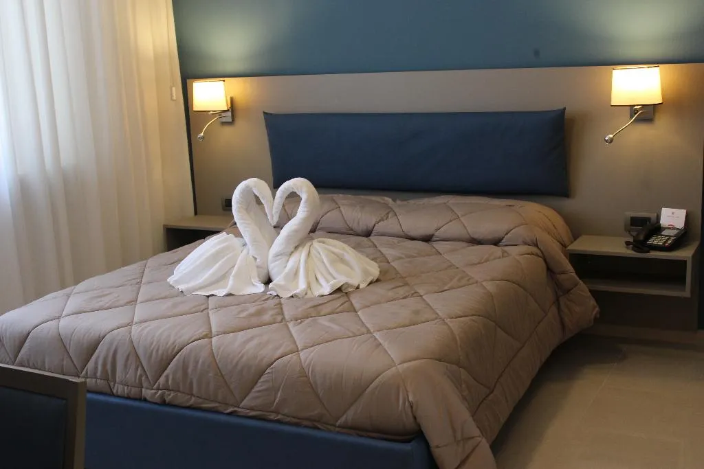Double or Twin STANDARD Room, Hotel San Pietro, Naples