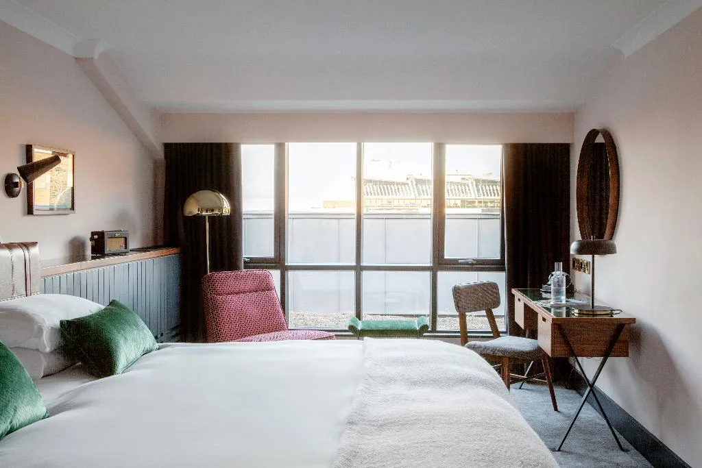 DOUBLE STANDARD Room, The Alex, Dublin