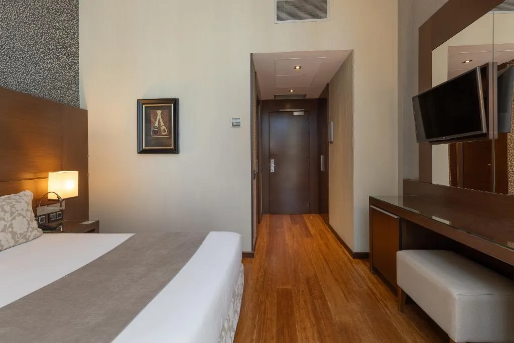 DOUBLE STANDARD Room, Barcelona Hotel Colonial, Barcelona