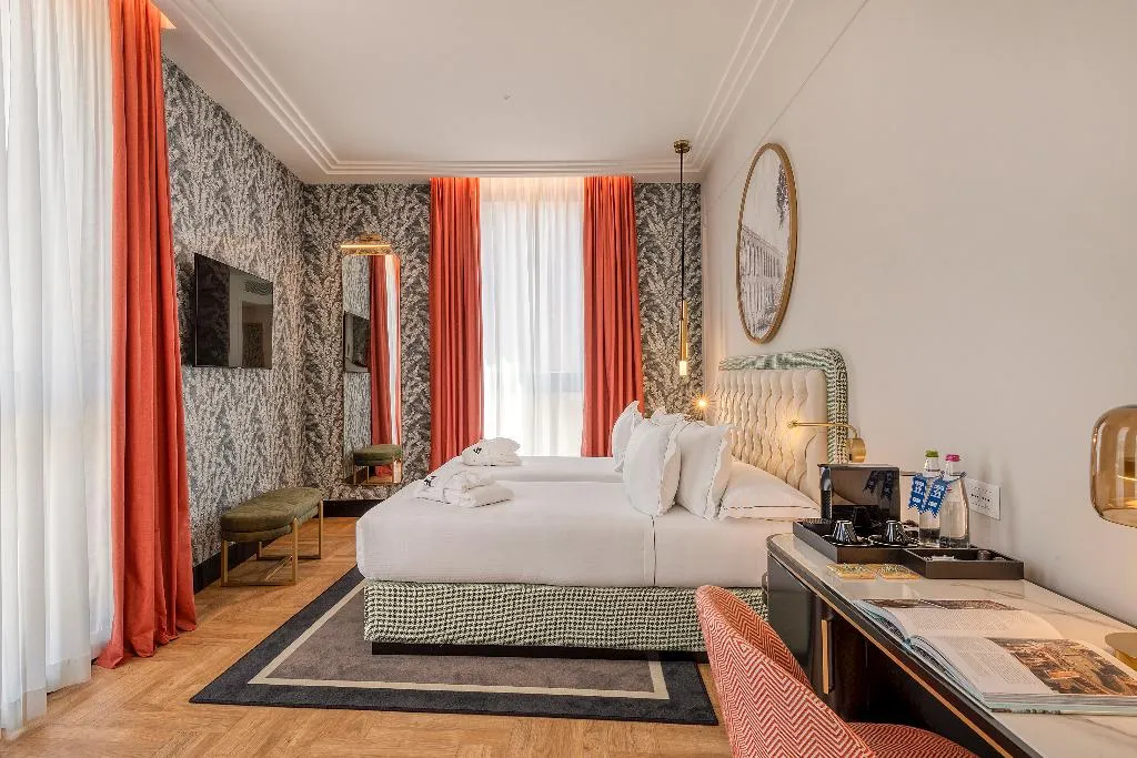 JUNIOR SUITE STANDARD Room, H10 Palazzo Galla, Rome