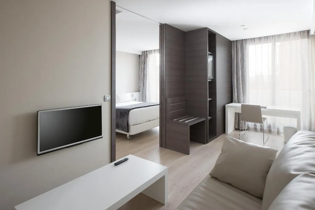 Room, NH Castellón Mindoro, Valencia