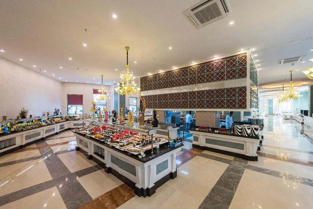 Restaurant, Quattro Beach Spa & Resort Hotel, Antalya