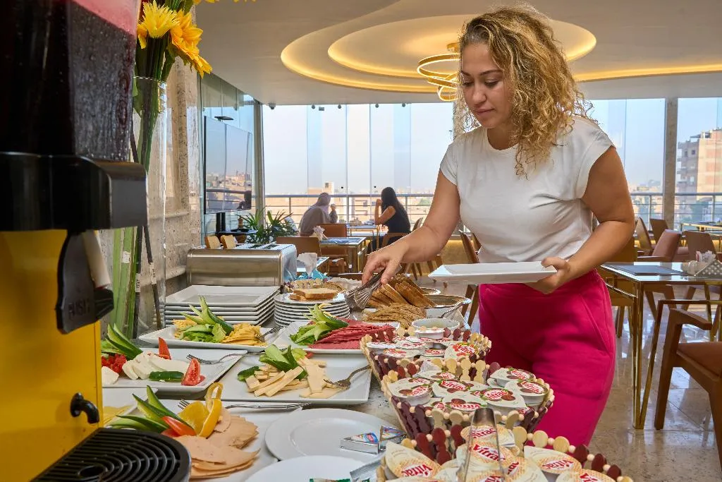 Restaurant, Pyramids Plateau Hotel, Cairo