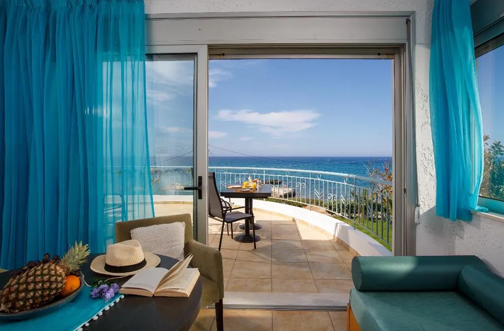 VILLA CAPACITY 6 Room, Romantica Beach Villas, Crete
