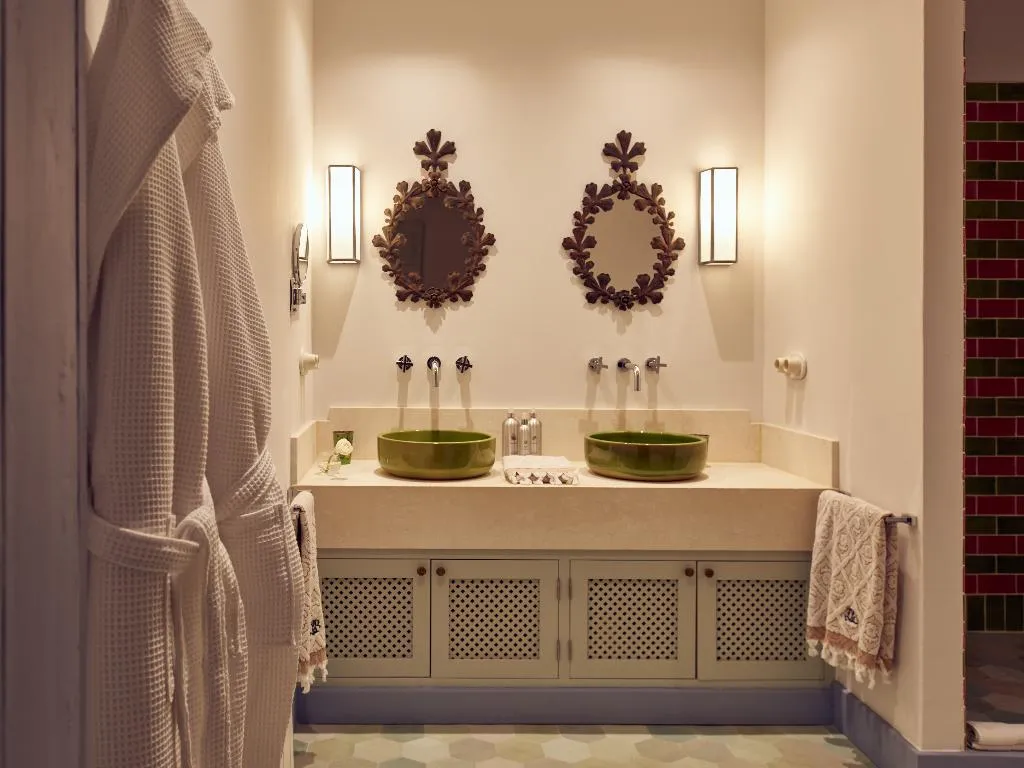 DOUBLE SUPERIOR TWO DOUBLE BEDS Room, Cristine Bedfor, Menorca
