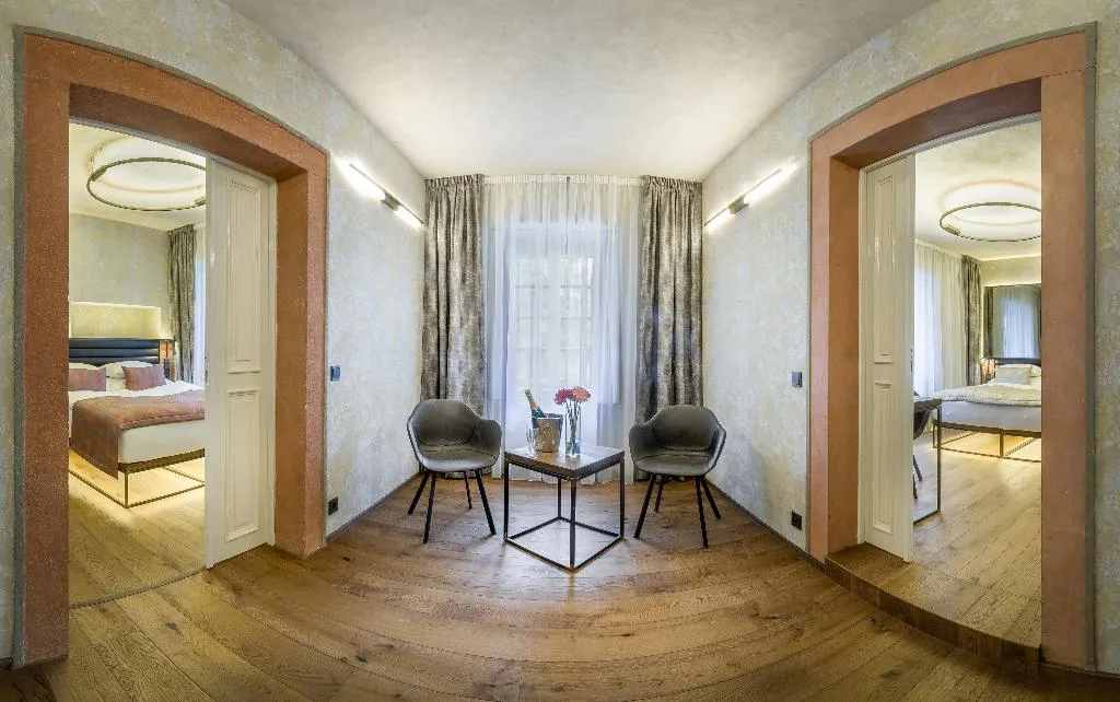 QUADRUPLE DELUXE Room, Hotel Waldstein, Prague