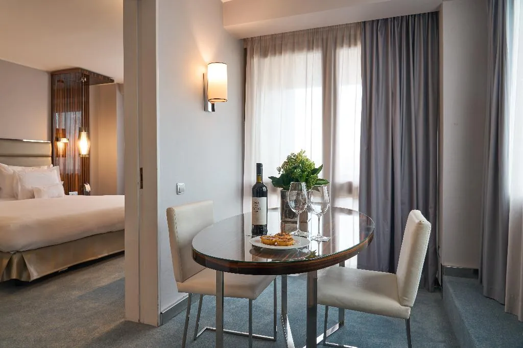JUNIOR SUITE STANDARD Room, Altis Grand Hotel, Lisbon