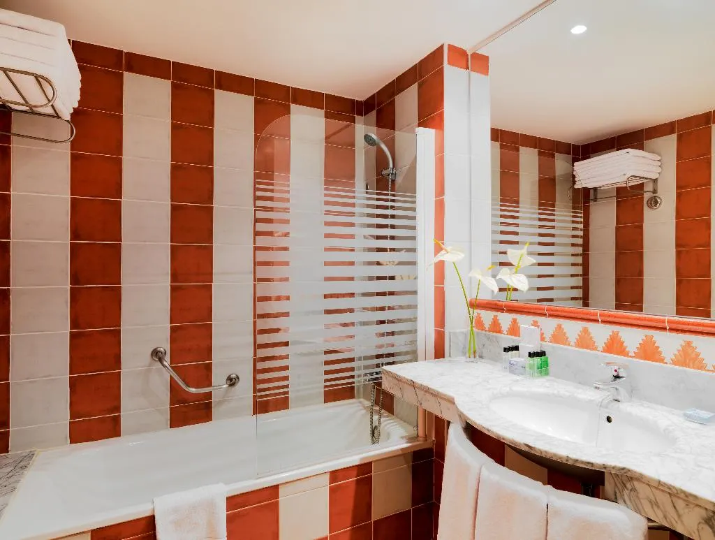 DOUBLE SUPERIOR CAPACITY 3 Room, H10 Salauris Palace, Costa Dorada