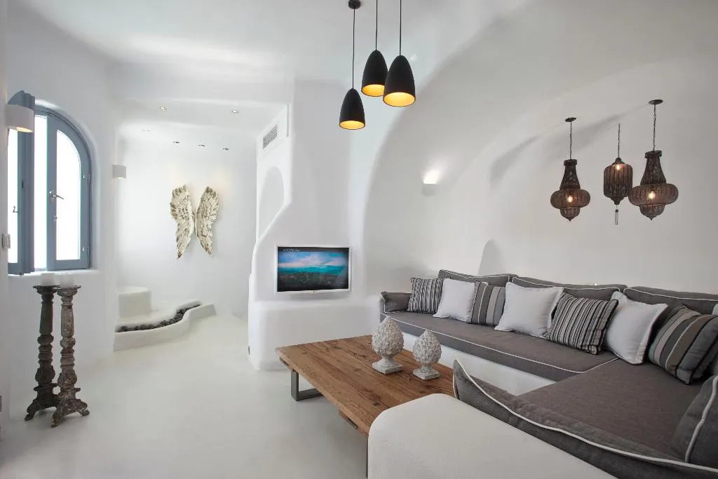 SUITE WITH PRIVATE POOL Room, Infinity Suites & Dana Villas, Santorini