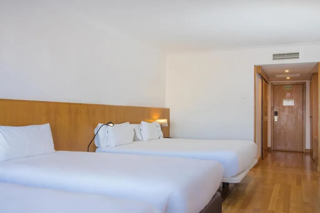 QUADRUPLE STANDARD Room, B&B HOTEL Sado Setúbal, Lisbon