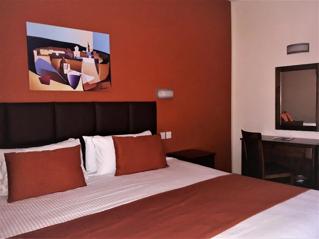 Double or Twin WITH VIEWS Room, Downtown, Gozo