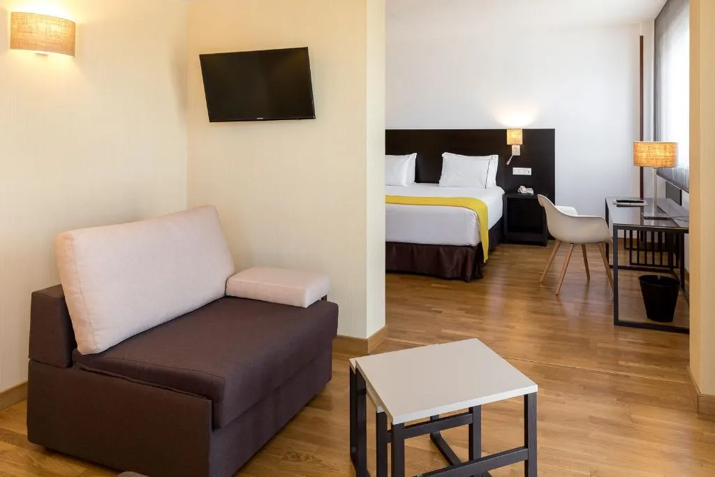 FAMILY ROOM CAPACITY 4 Room, Rafaelhoteles Atocha, Madrid