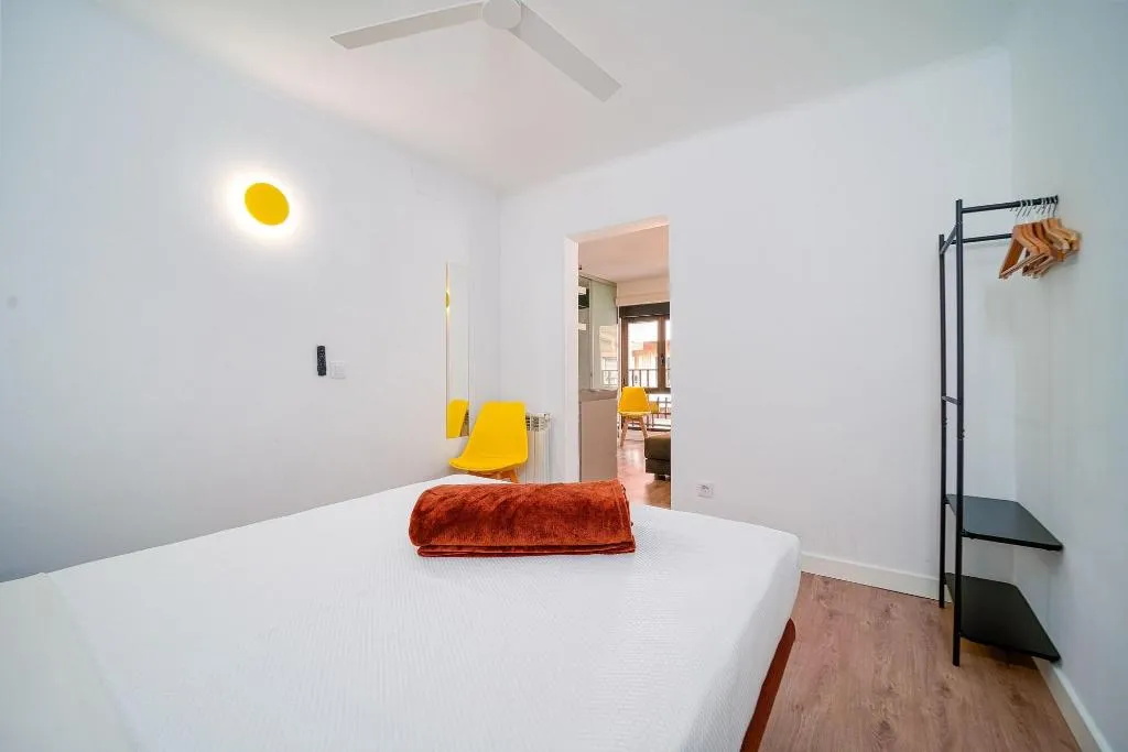 Room, Angelitomad, Madrid