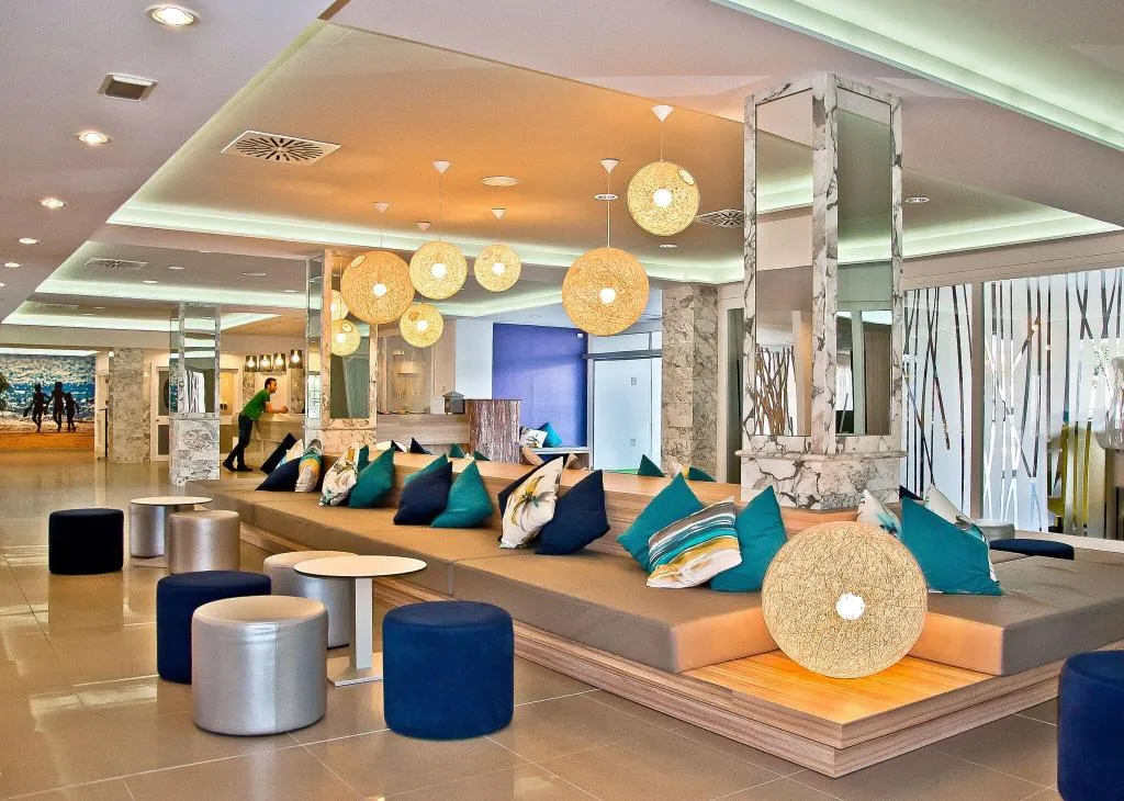 Lobby, BQ Delfin Azul, Majorca