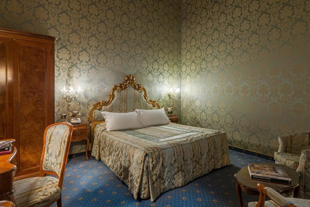 Room, Hotel Al Ponte Antico, Venice