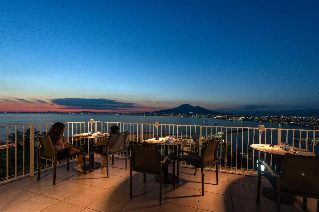 Restaurant, Relais Manfredi, Naples