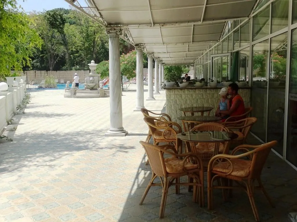 Bar, Dana Park, Varna