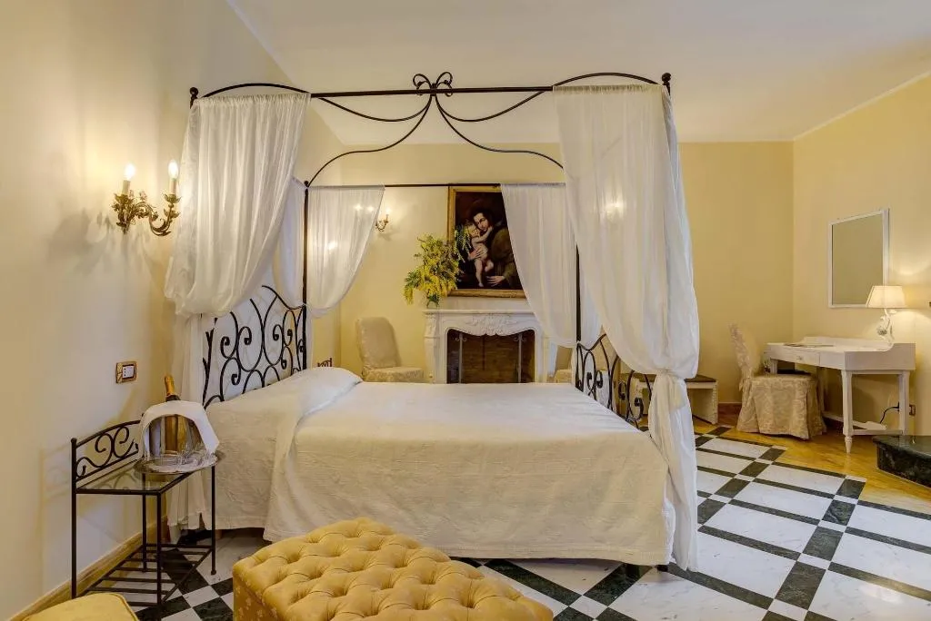 Room, Relais La Rupe, Naples
