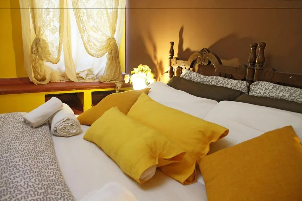 Room, Central Beds, Florence
