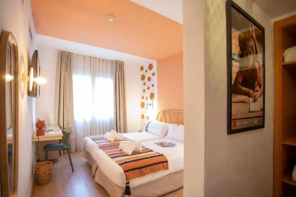 TWIN STANDARD Room, Casual Colours Barcelona, Barcelona