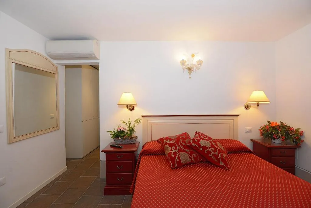 Room, Ca’ del Gallo, Venice